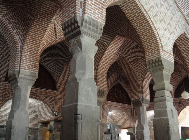 مسجد سنگی ترک – میانه