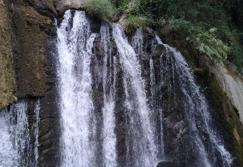آبشار وارک – خرم اباد