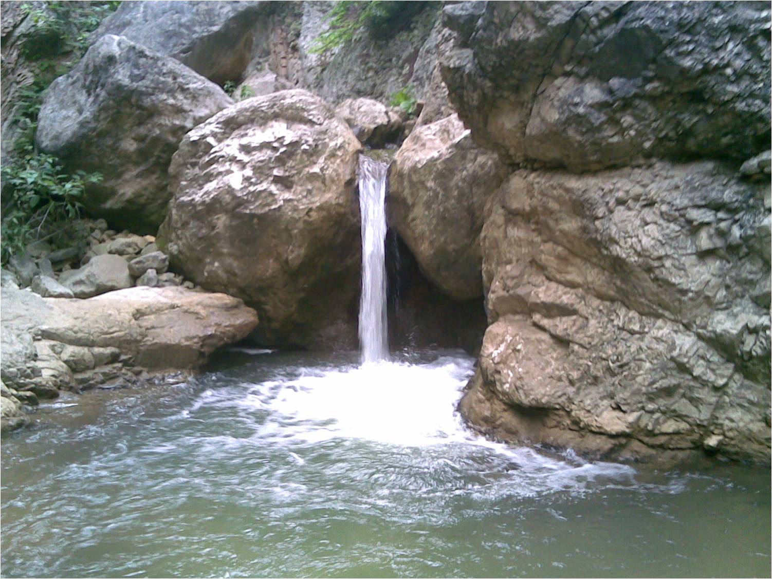 آبشار اجرجری (رنگین کمان)
