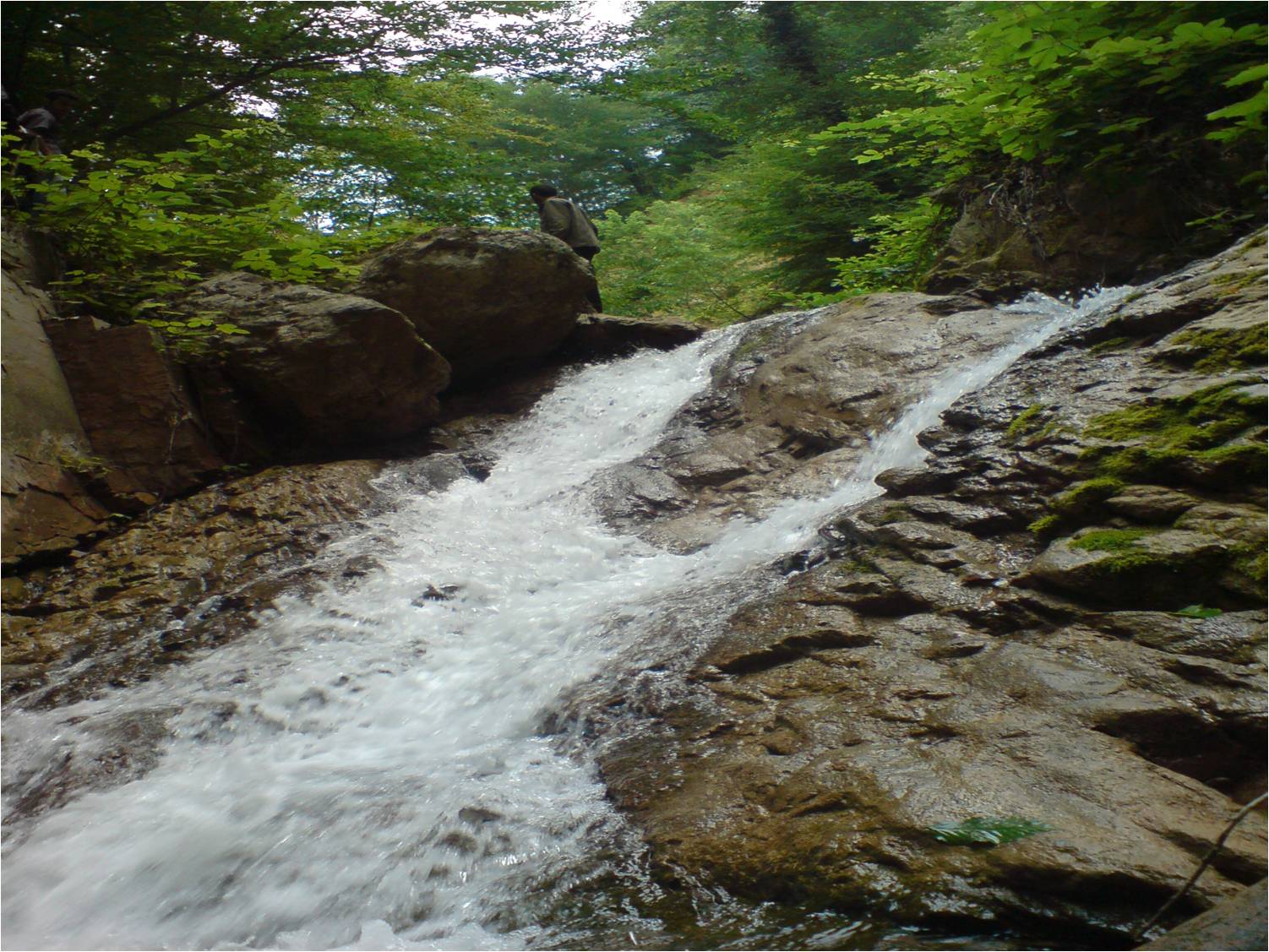 آبشار اجرجری (رنگین کمان)1